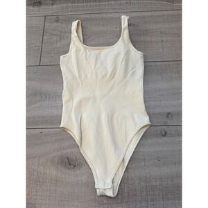 OQQ Women Cream Ribbed Knit Sleeveless‎ Scoop Neck Bodysuit Medium